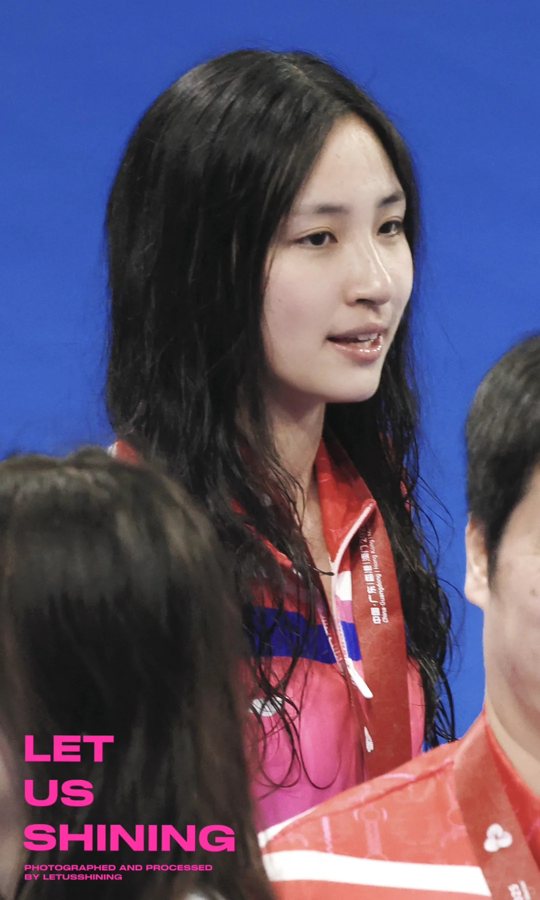 不知道的以为liz转行游泳了…