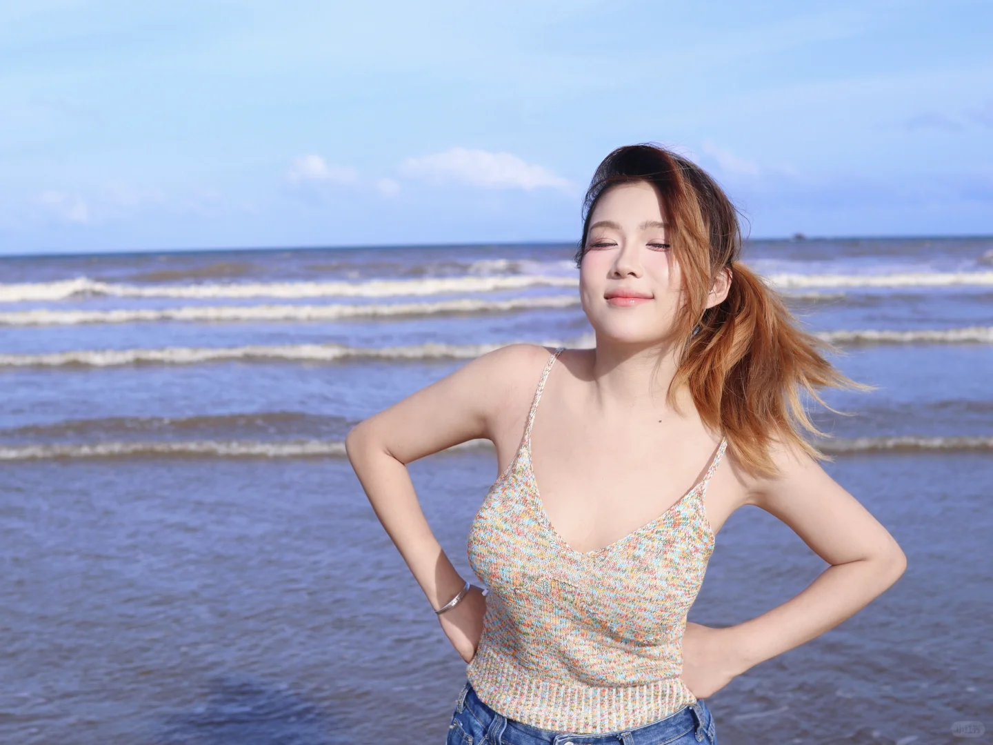 在一个下午来到了没有人的海边就拍出了。。。