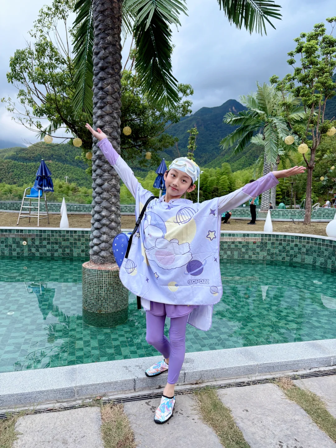 夏天的浪漫游泳占一半🏊