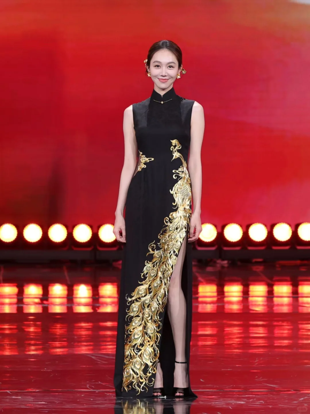 破案啦！ 原来姜妍当时穿的是「无隐」