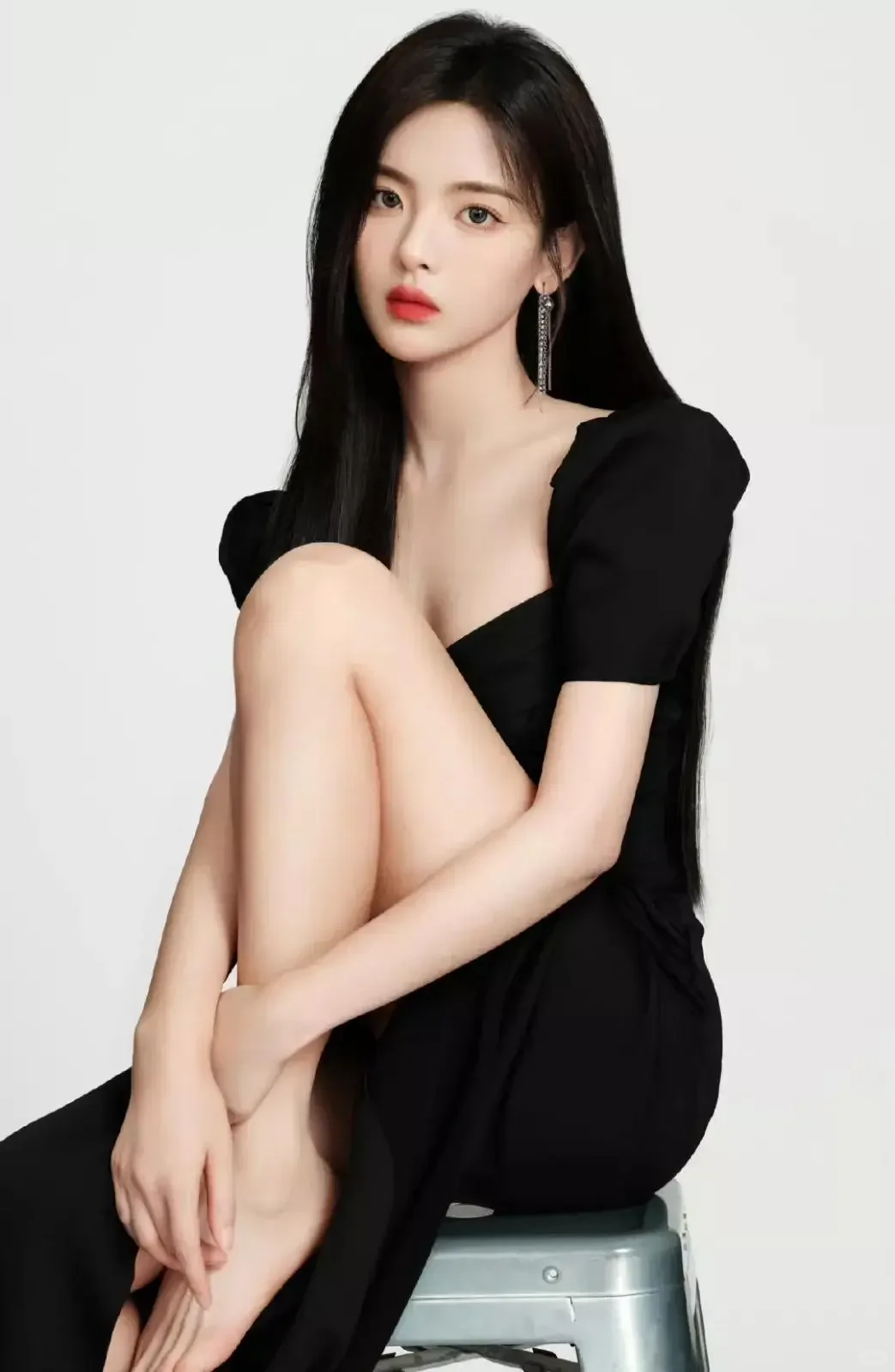 杨超越疯了吧！脸和身材双杀就算了 三观还这