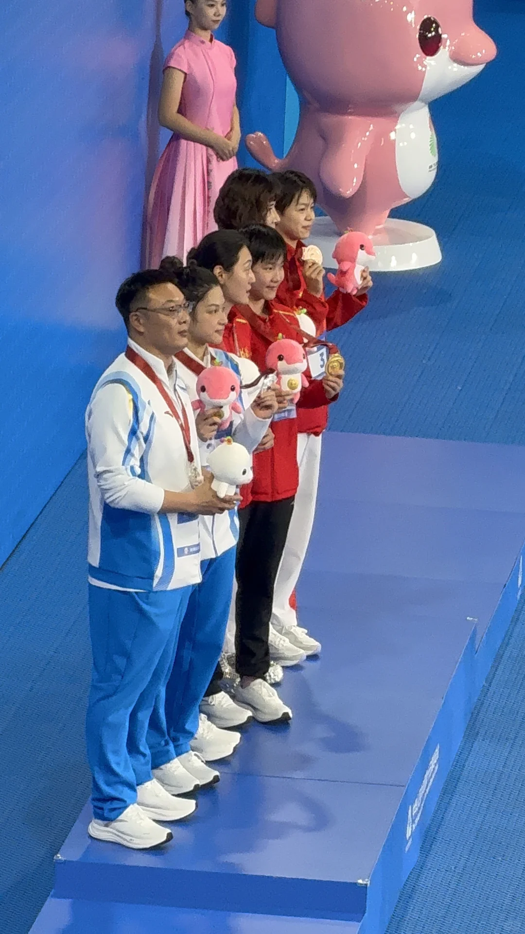 其乐融融的女宝们