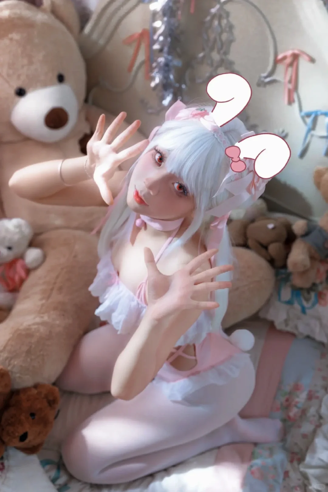 包裹丰腴的兔兔cos：蜜桃弧线Q弹小蛮腰