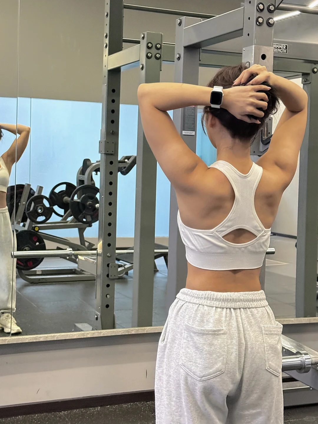 162/50 薄肌女孩 背部线条