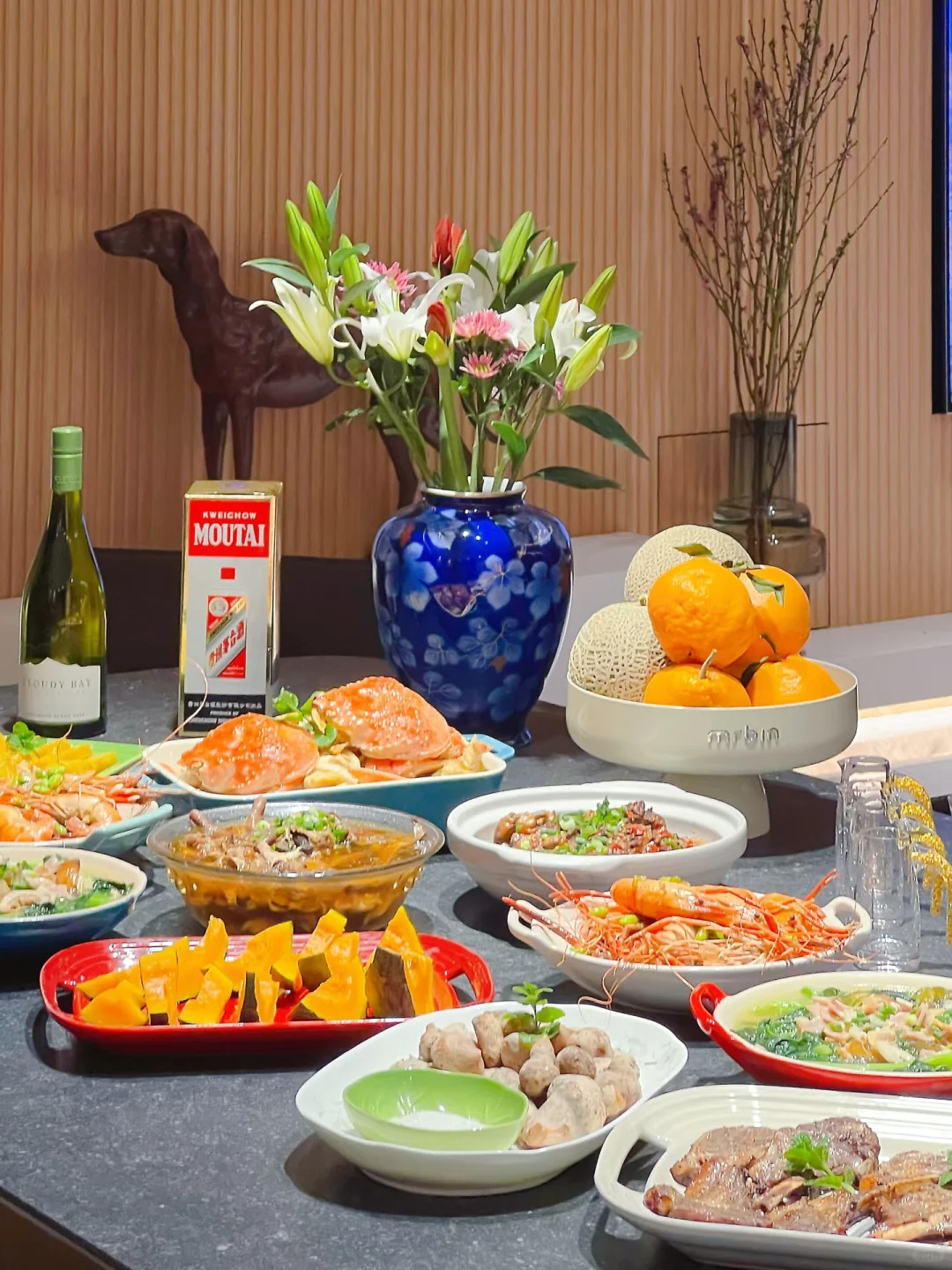 跟美女邻居们的家庭聚会