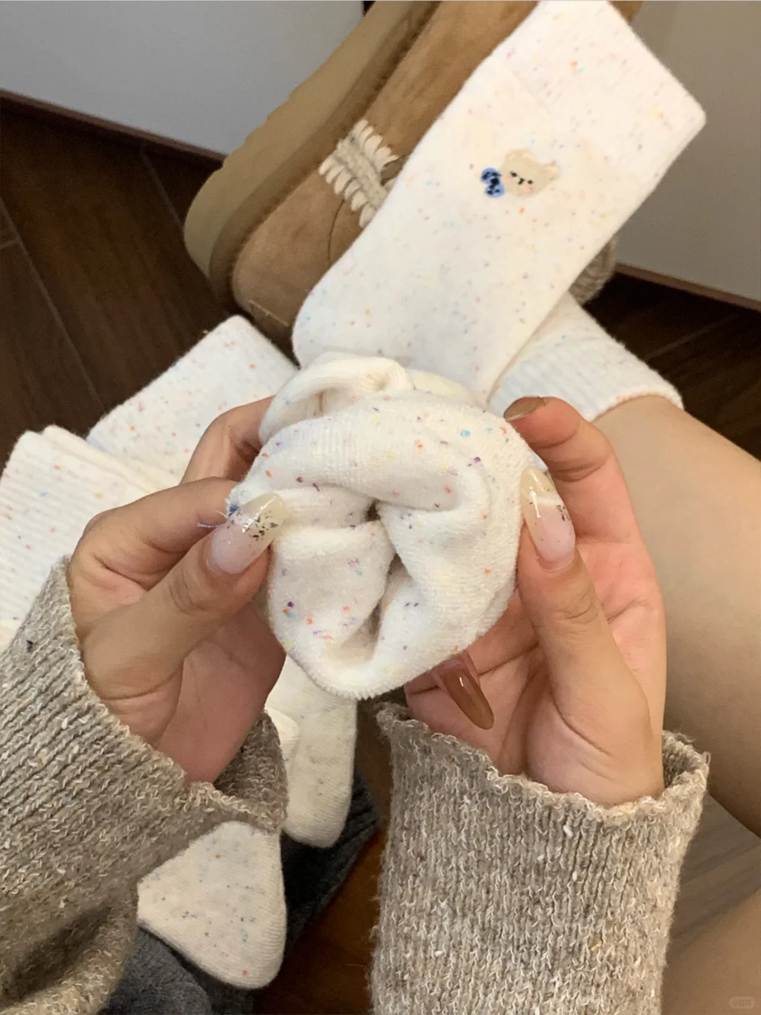 自带暖宝宝效果的袜子！点子啥刺绣可爱！