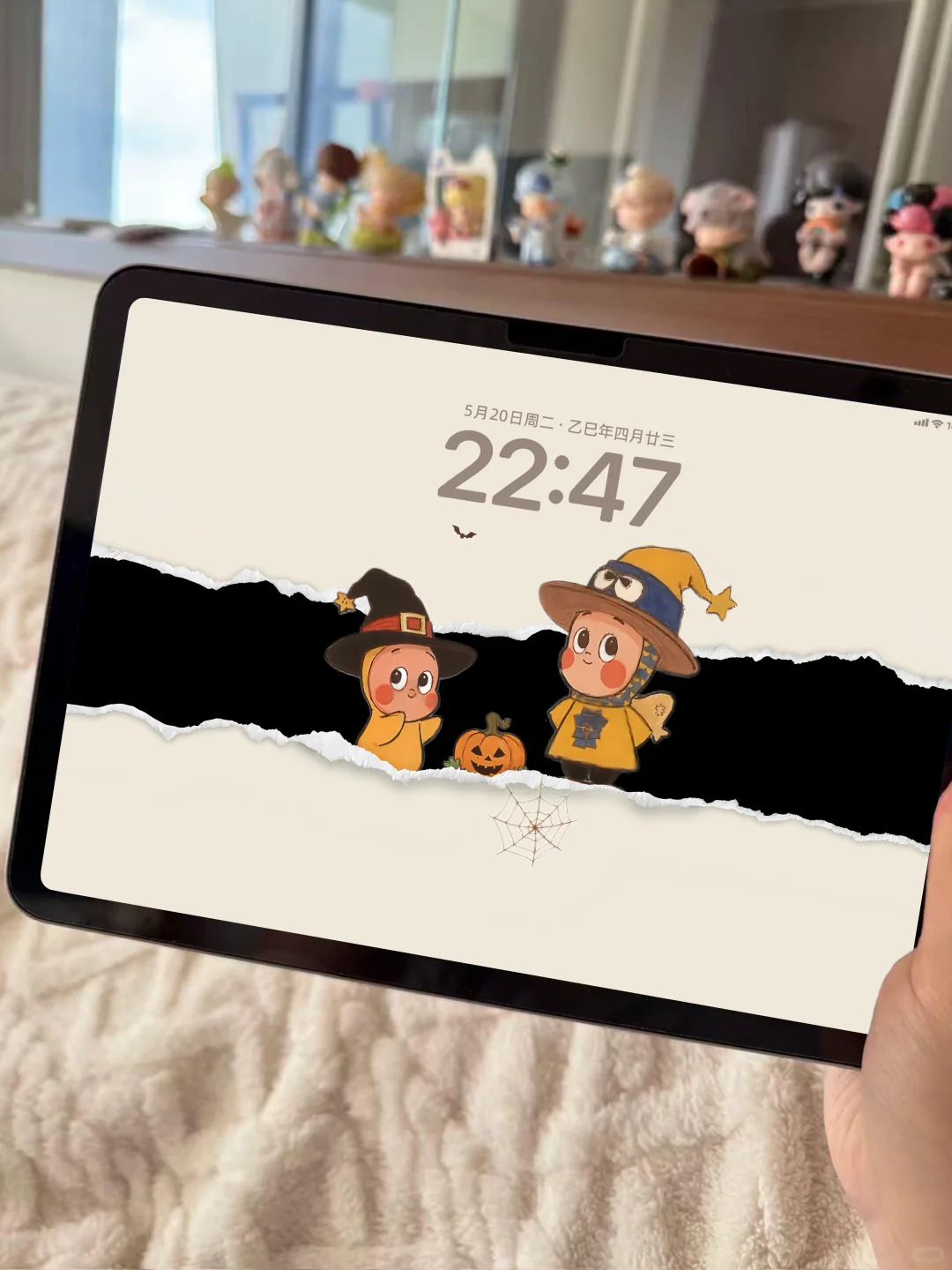 万圣节🎃星星人冲出屏幕 | iPad壁纸✨