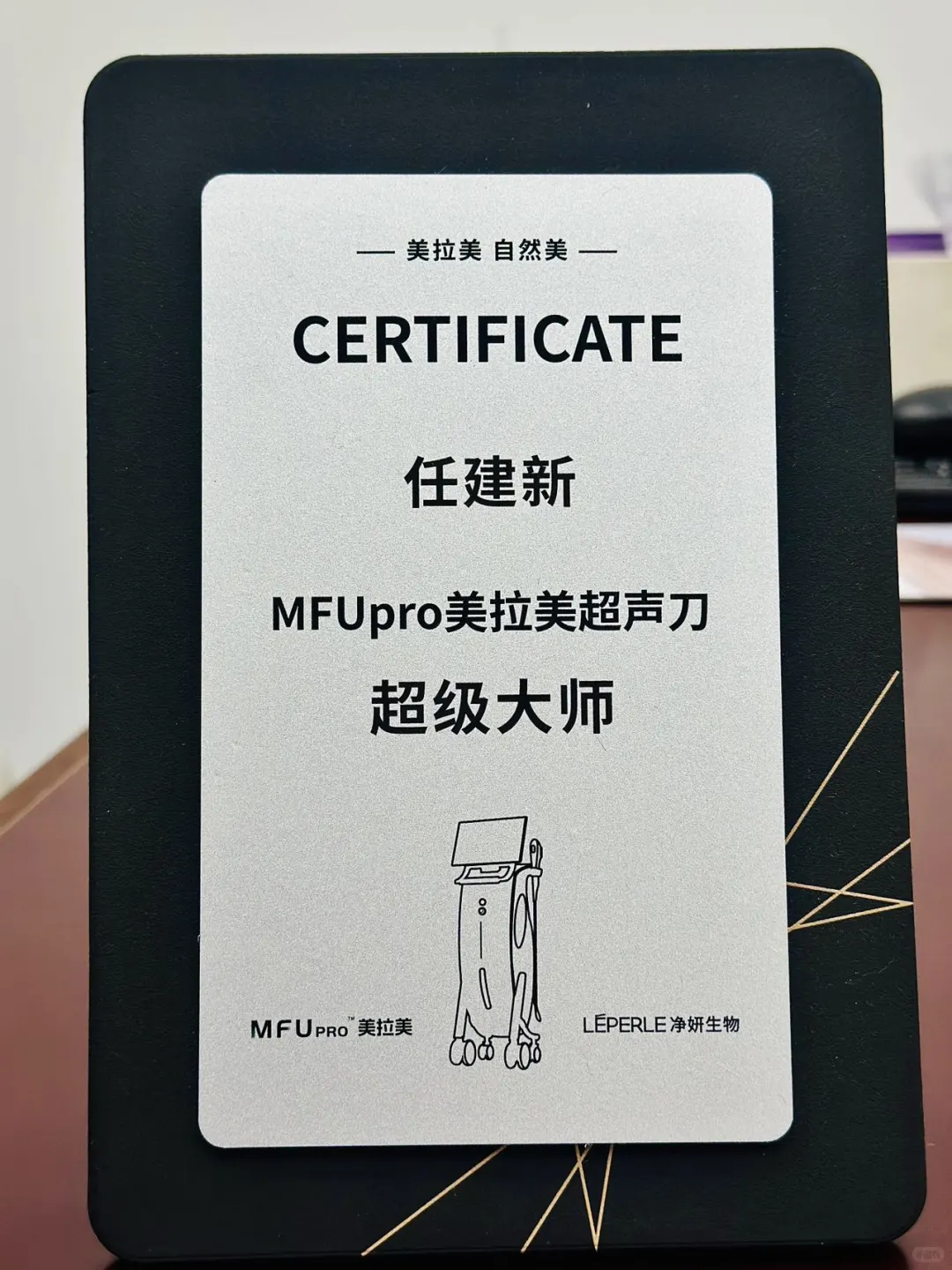 岁月这把杀猪刀专挑脸下手，皮肤松弛+法令