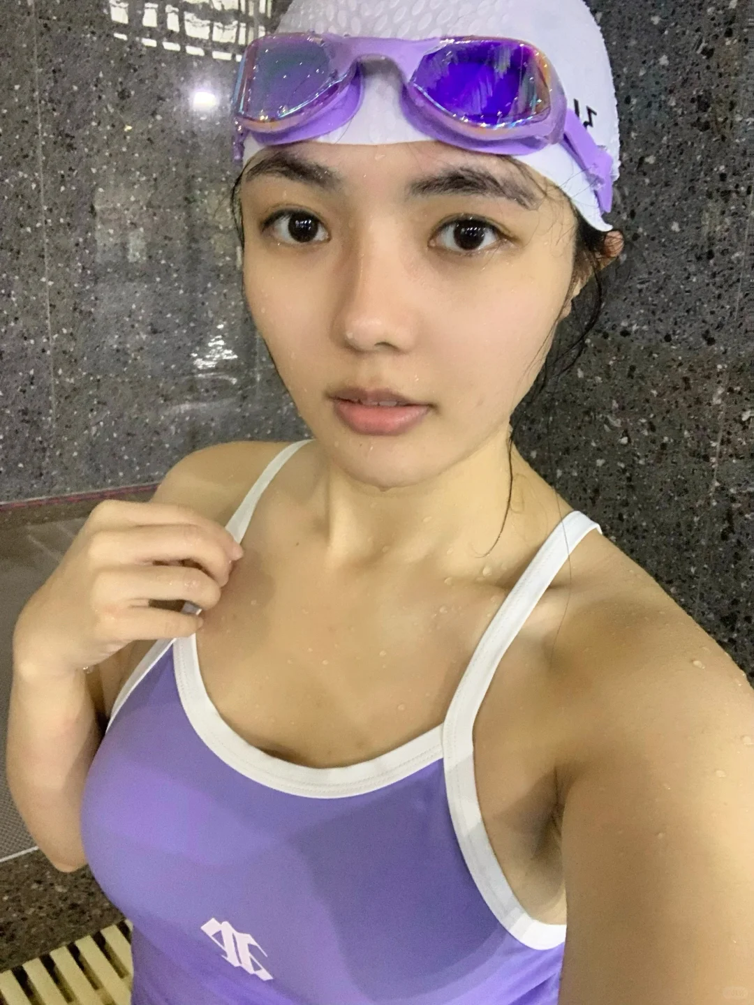 拍照5分钟📷游泳两小时