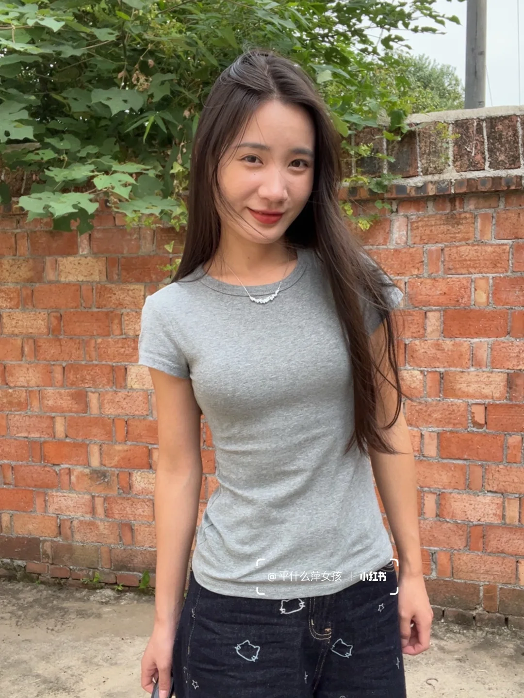 live图 平胸不会影响我向上的生命力