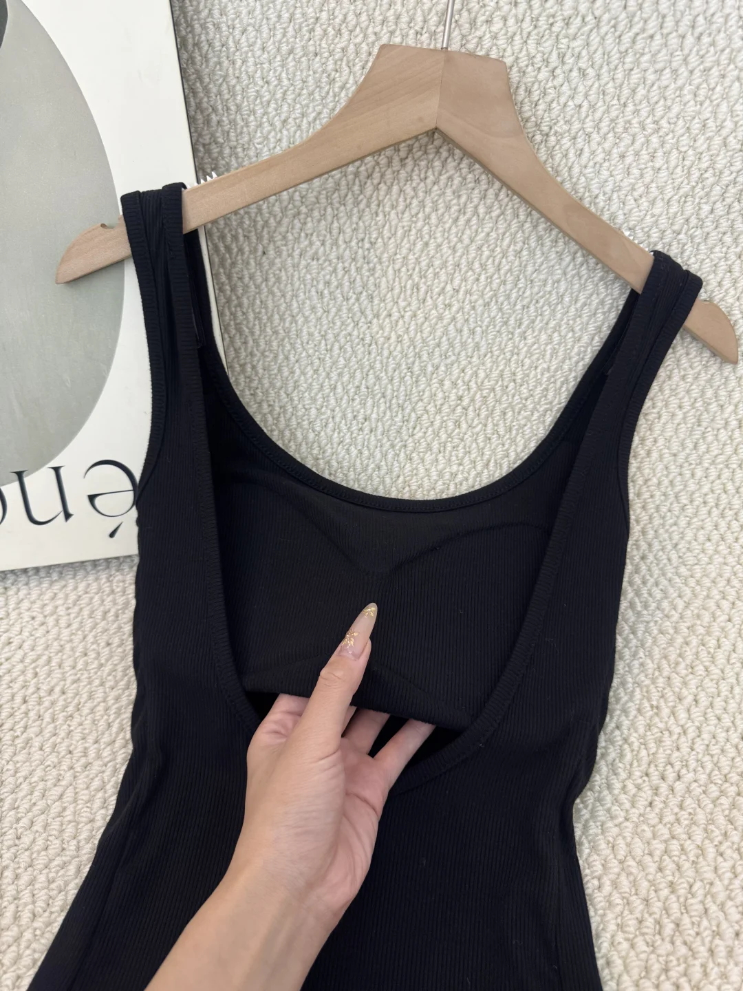 正面基础背面就不基础!露背简简单单就是帅!