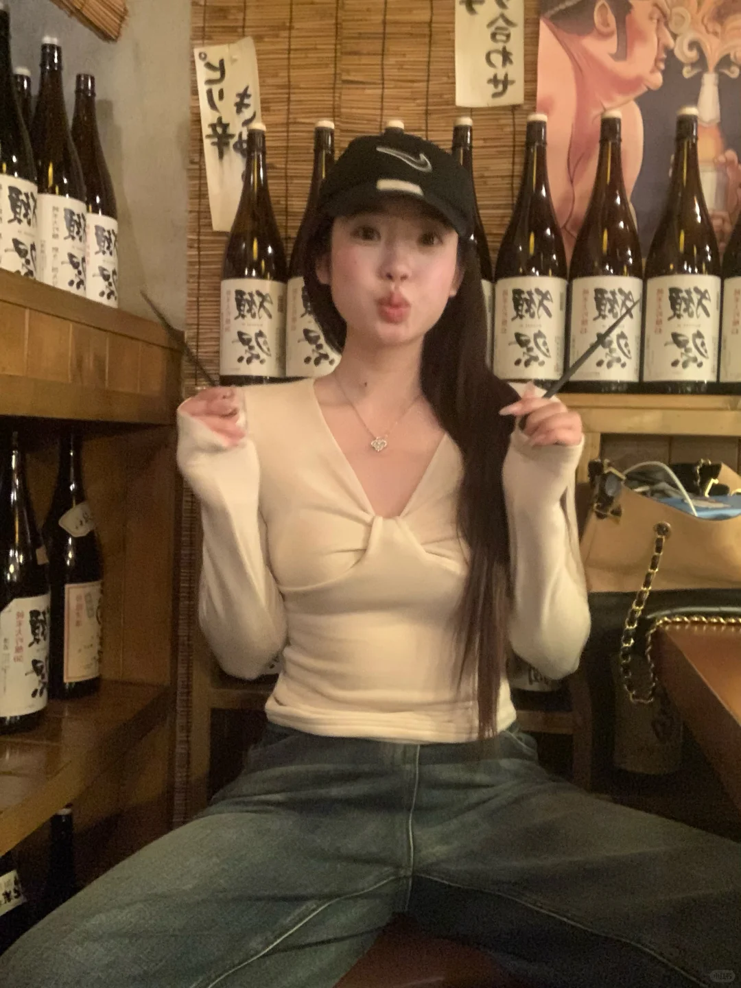 脱掉外套也是精致女人