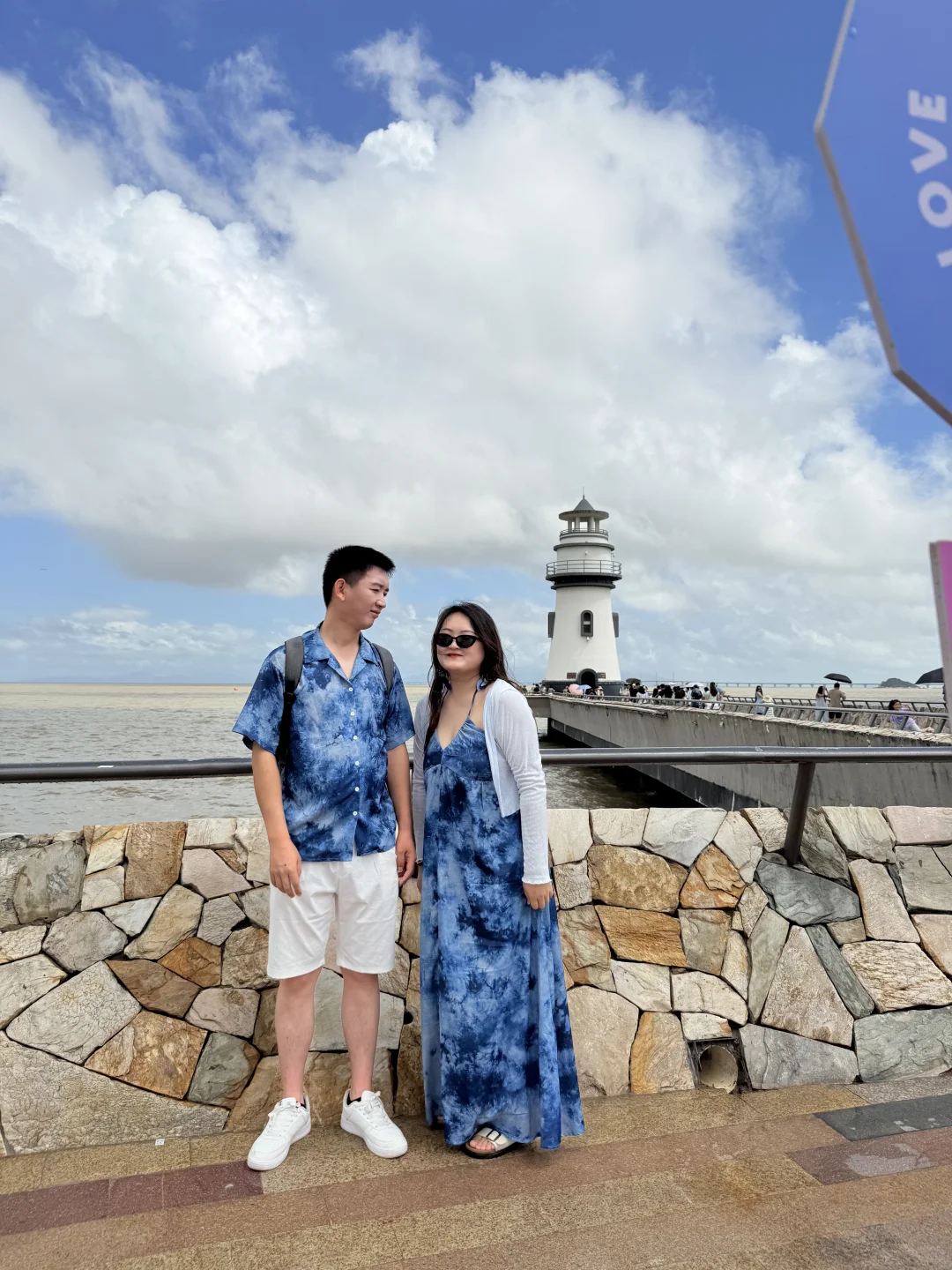 胖女生不过百情侣穿搭海边