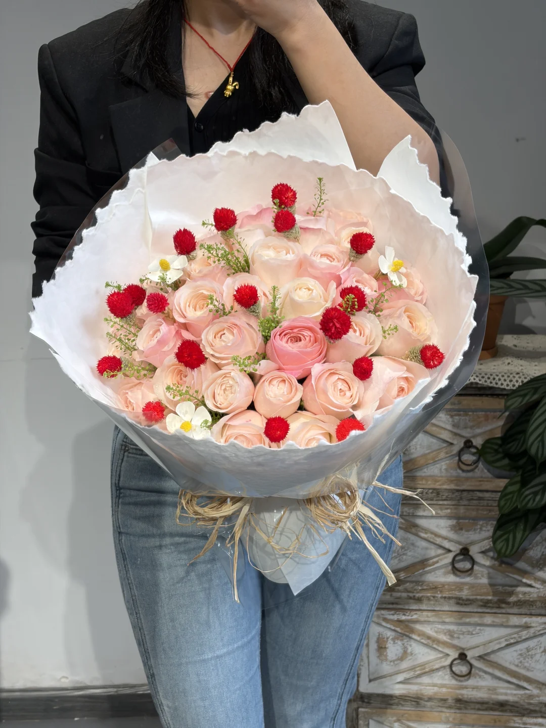 鲜花是爱情中的调味剂|凯瑟琳玫瑰妩媚动人