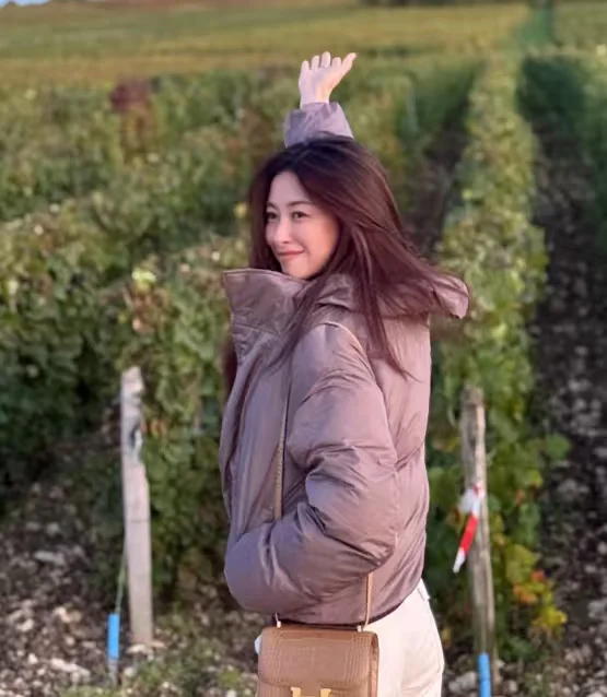 被41岁朱珠的“体面”穿搭惊艳