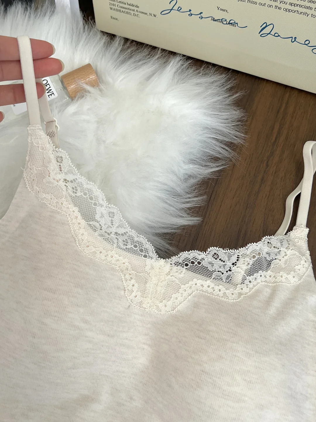 蕾丝拼接叠穿氛围感绝啦～