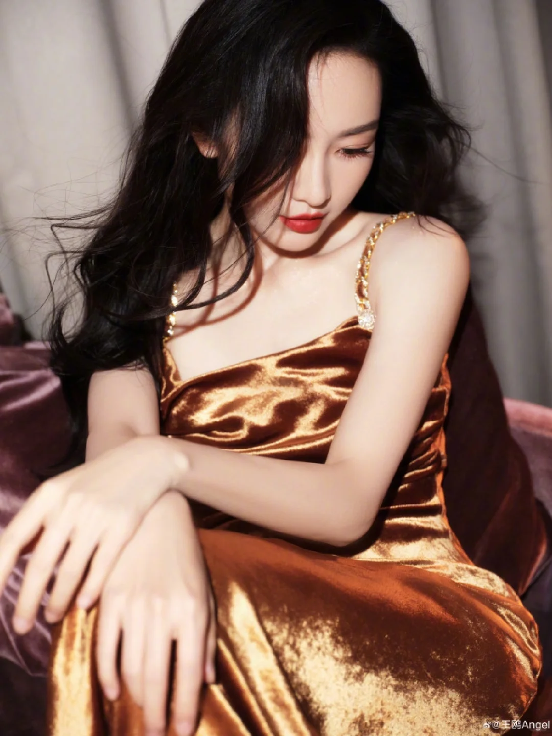 𝑩𝑸𝑺 x 王鸥｜暮光丝绒