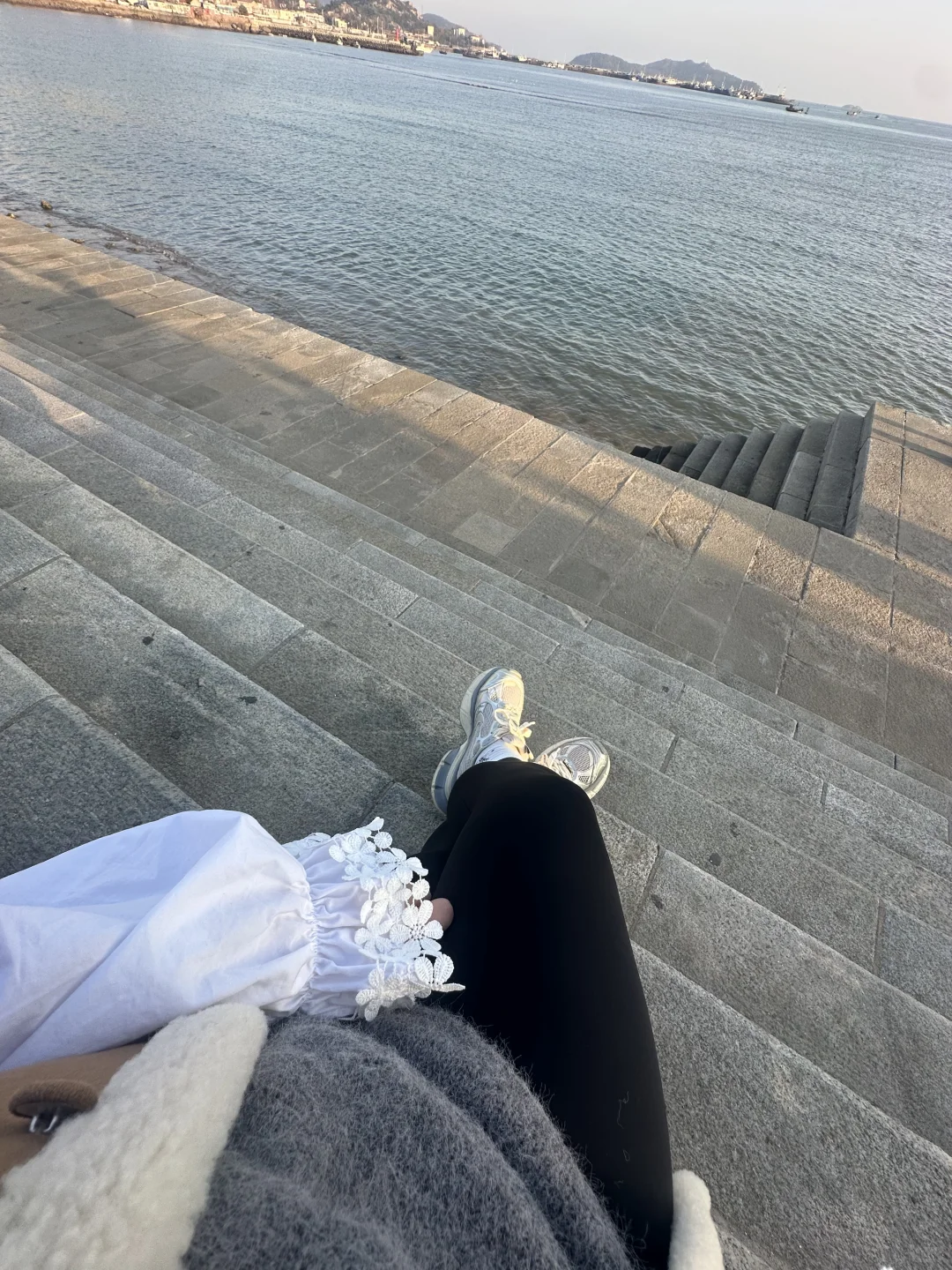 穿着鲨鱼裤来海边吹海风🌊