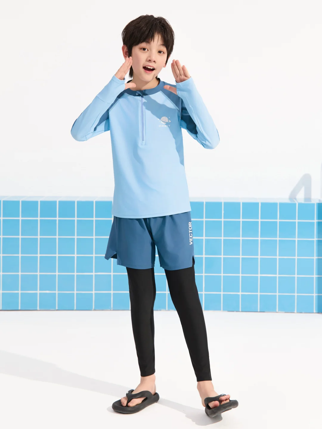 青少年游泳训练泳衣！这件真的很酷啊！