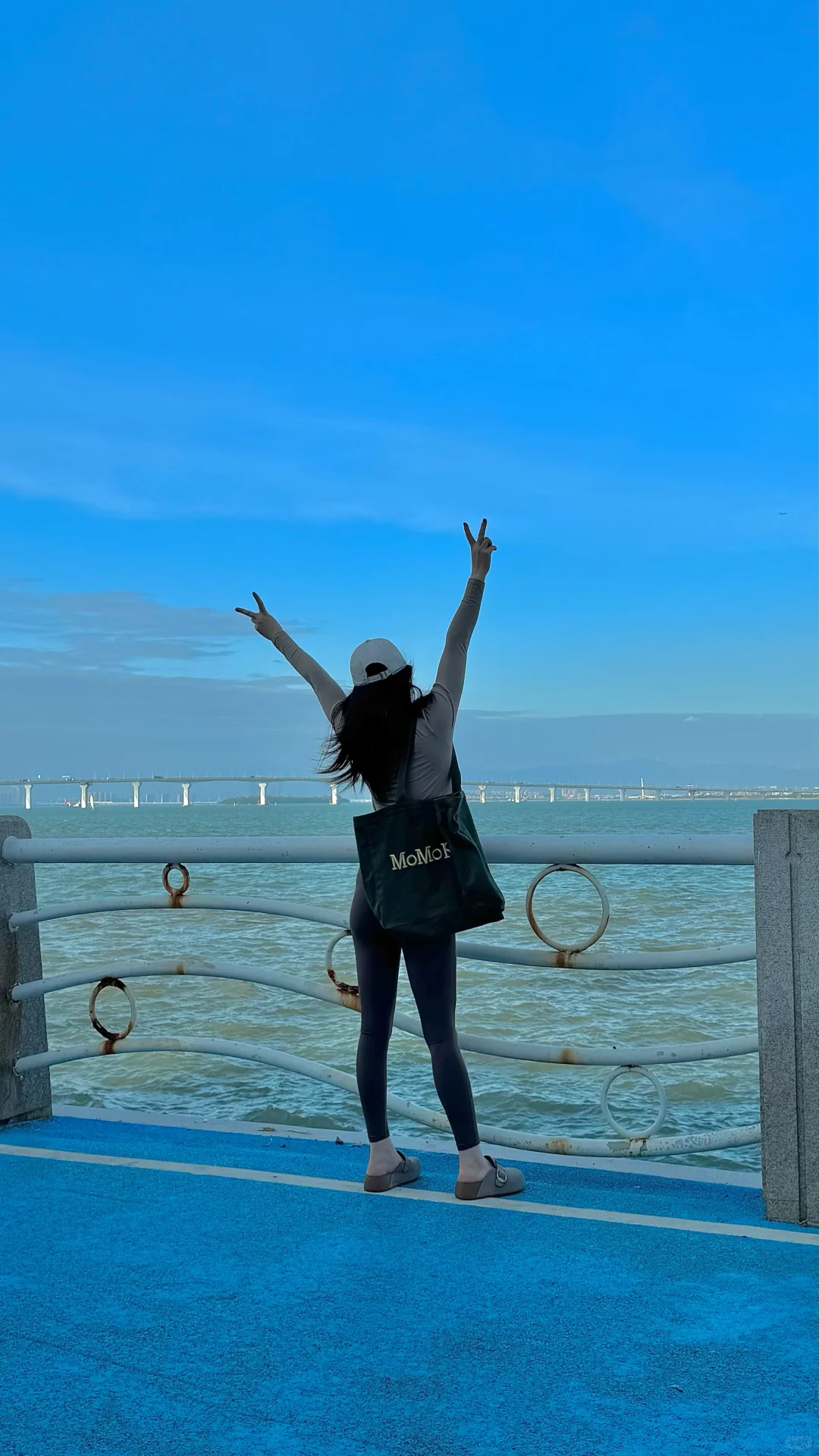 穿瑜伽服去喝咖啡的第15天☕️厦门的秋是蓝色