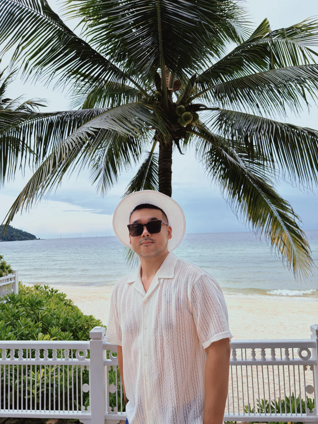 海边OOTD！心机单品，👒🕶️能打几分？