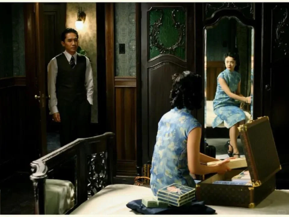 《色｜戒》汤唯和她的 27 套旗袍