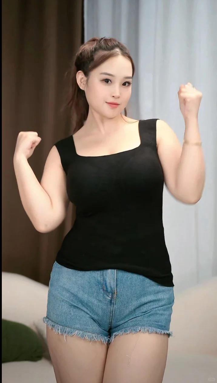 🍂秋冬必备|75G大🐻女孩一件吊带搞定内搭