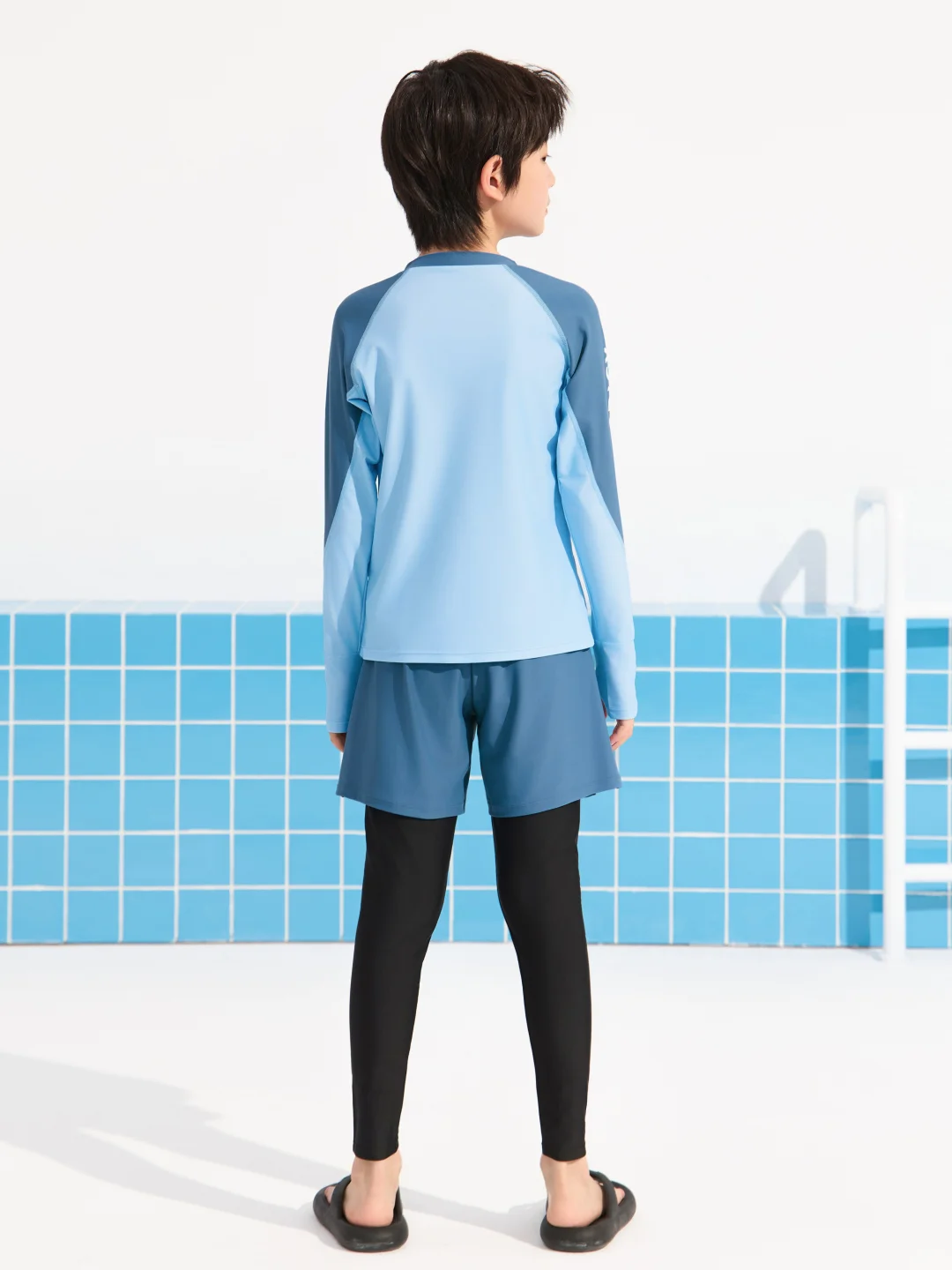 青少年游泳训练泳衣！这件真的很酷啊！