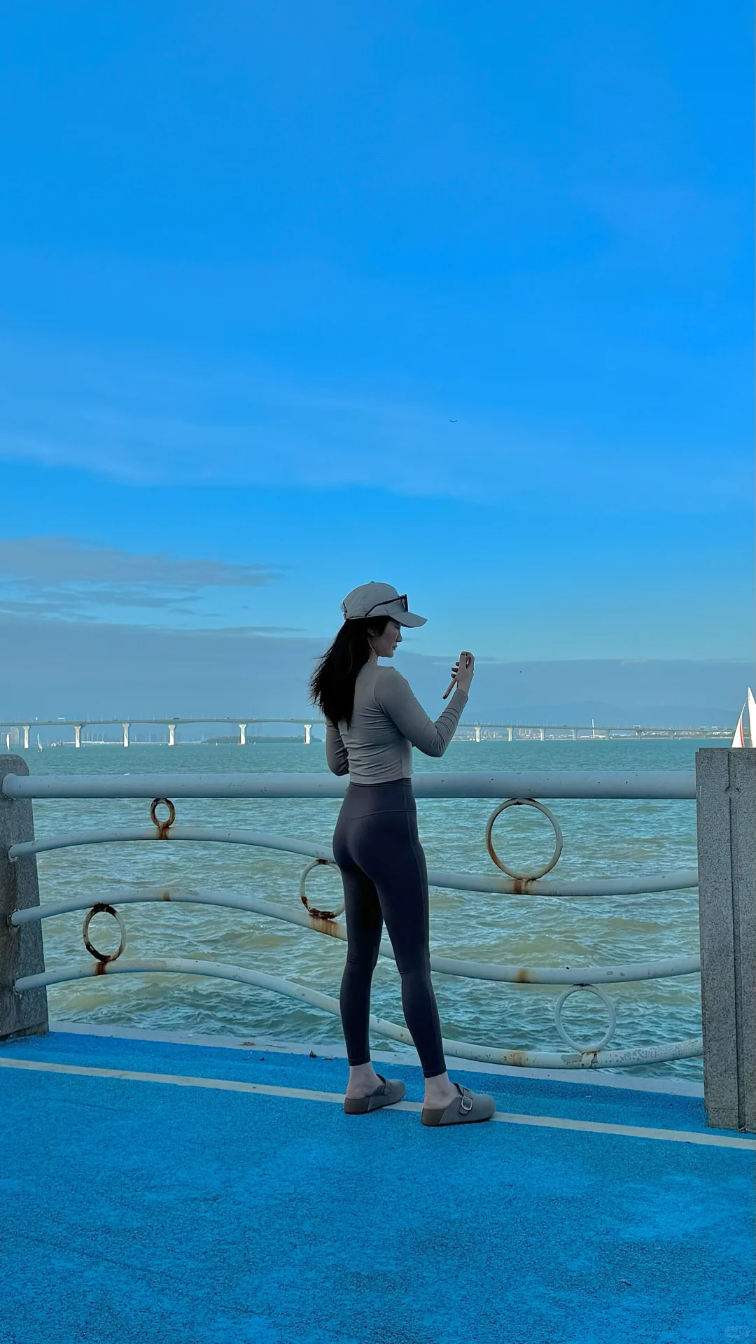 穿瑜伽服去喝咖啡的第15天☕️厦门的秋是蓝色