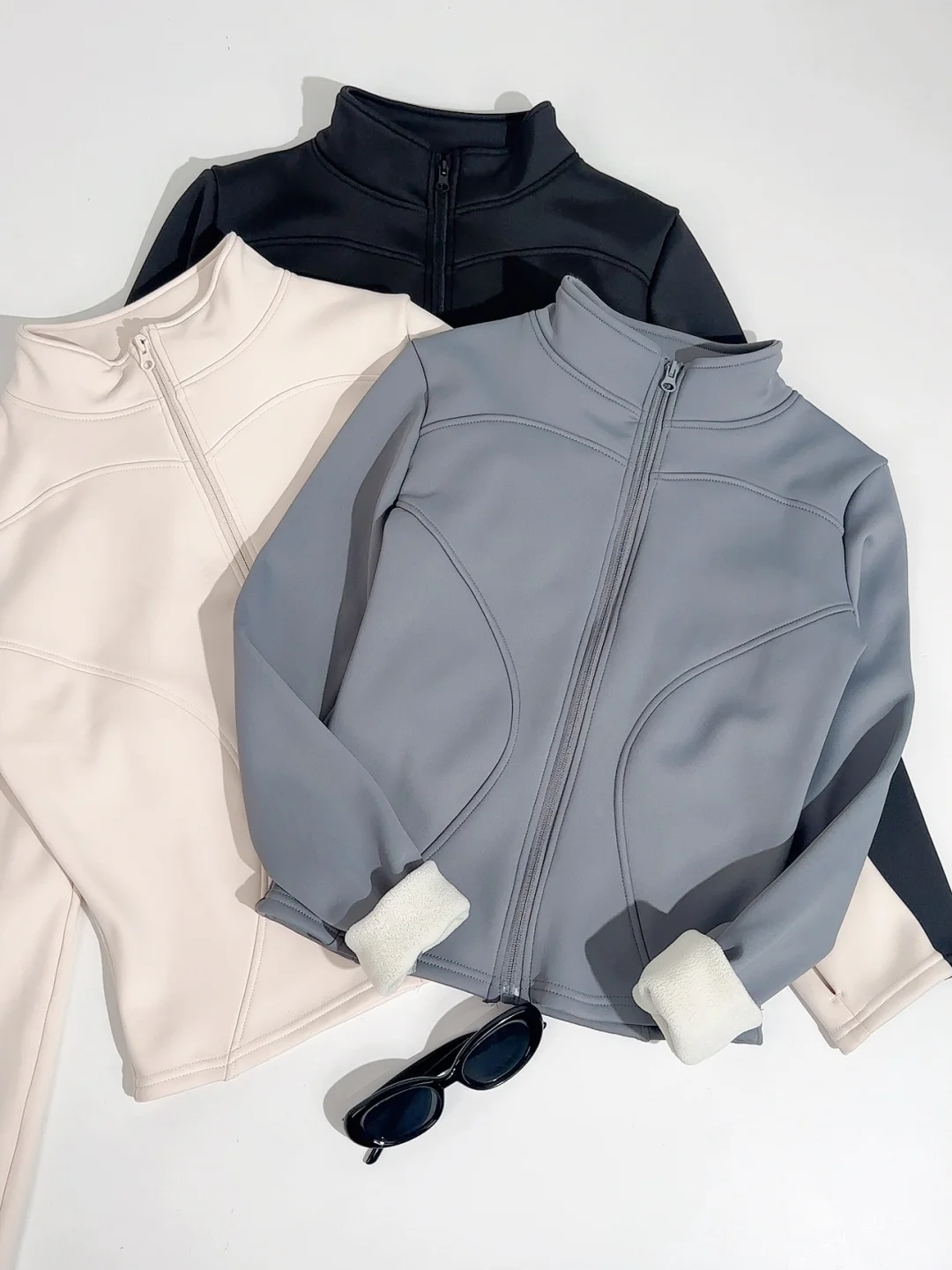 秋冬运动保暖攻略👉加绒瑜伽外套显瘦又保暖