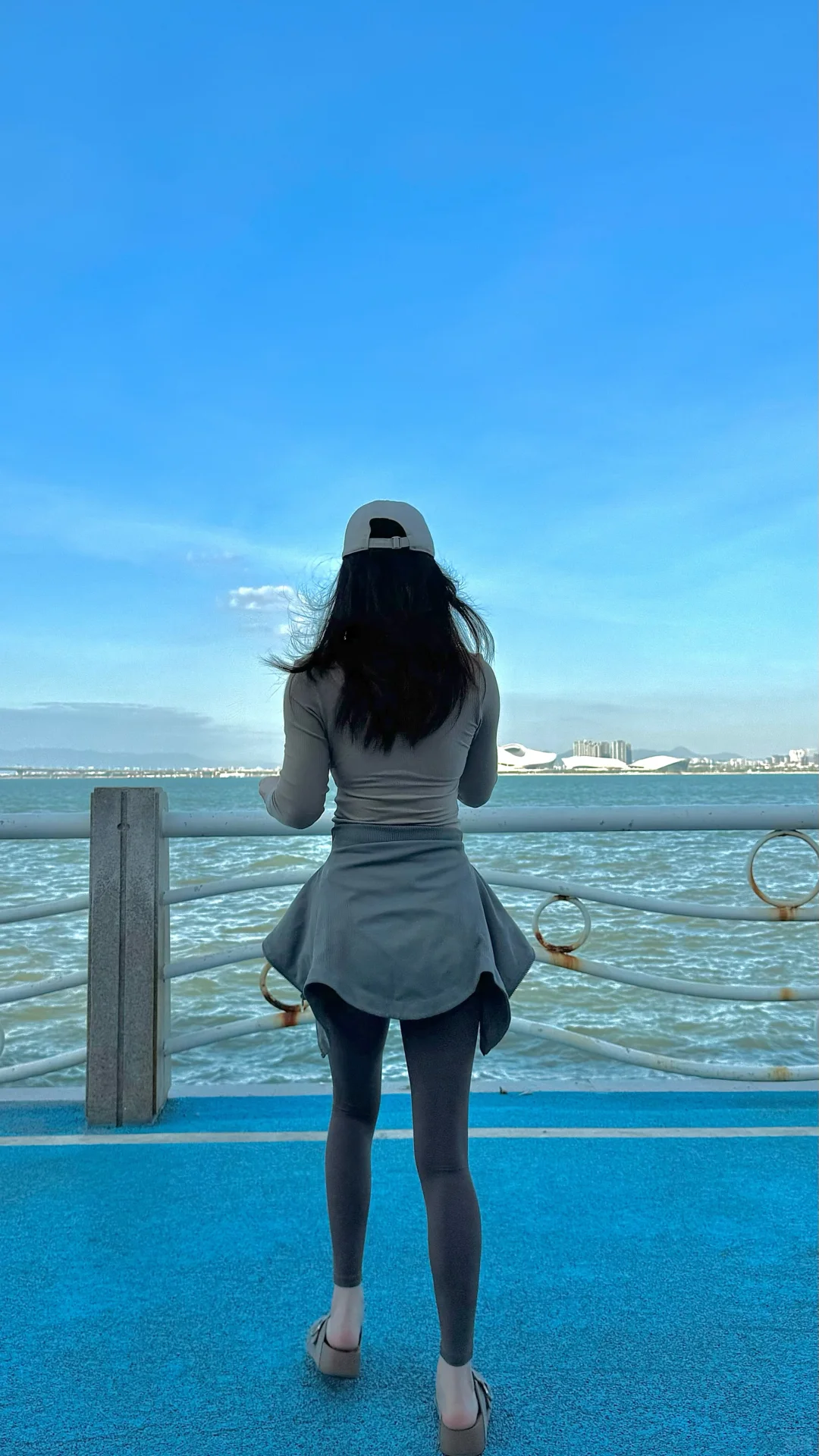 穿瑜伽服去喝咖啡的第15天☕️厦门的秋是蓝色