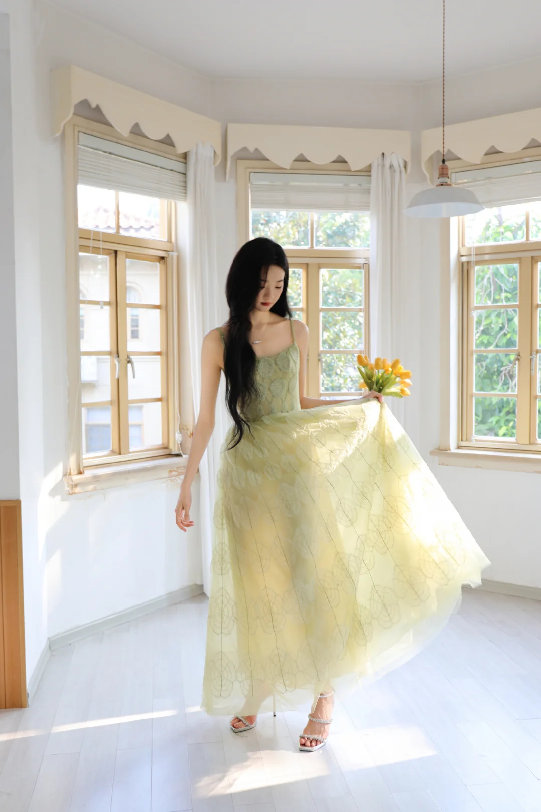 张艺凡轻纱倩影