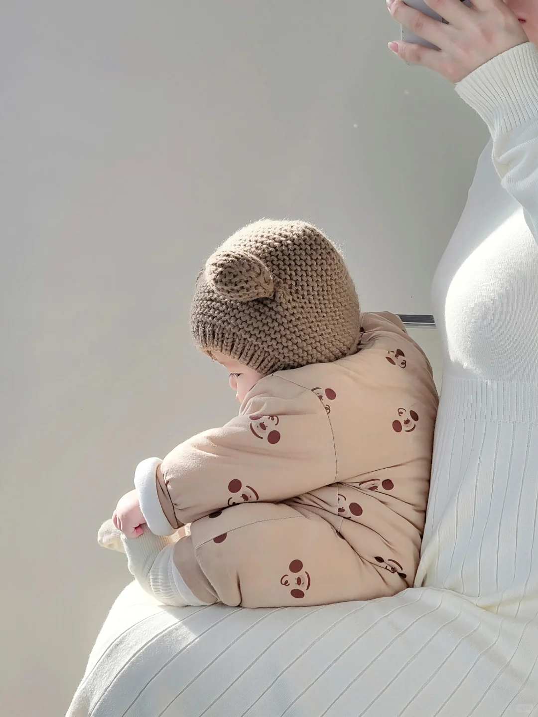 6月龄娃实现“穿衣自由”