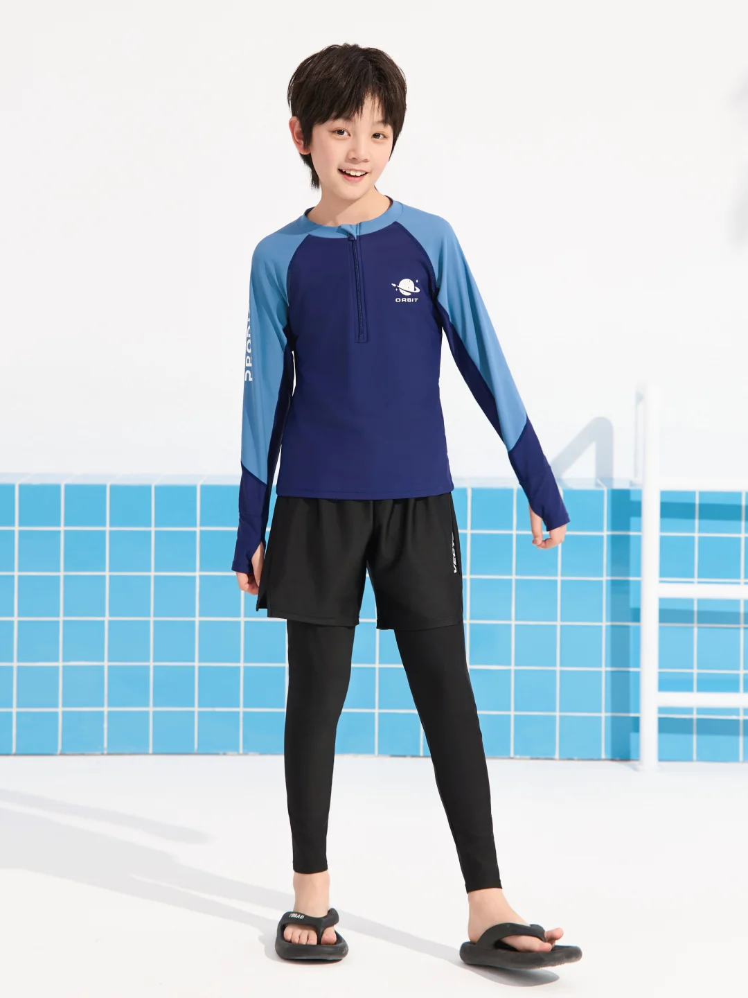 青少年游泳训练泳衣！这件真的很酷啊！