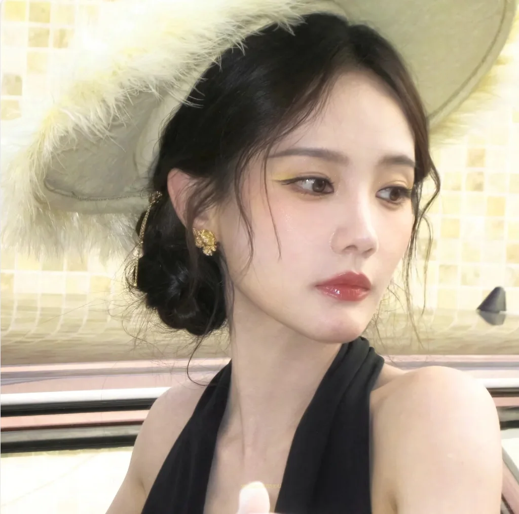 挑战发一百位女明星神图17(李一桐)