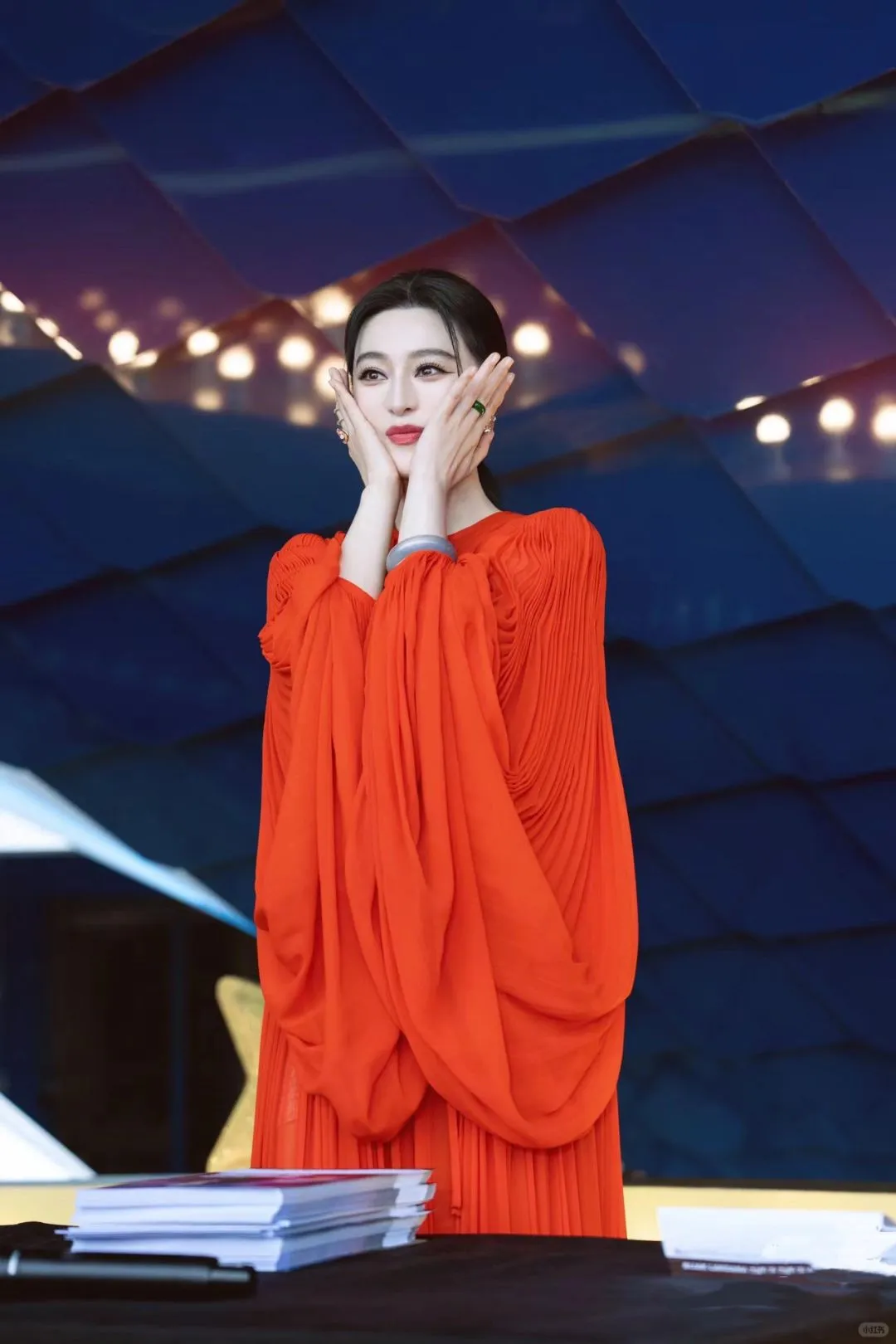 我就说范冰冰的容颜是倾国倾城谁赞成谁反对