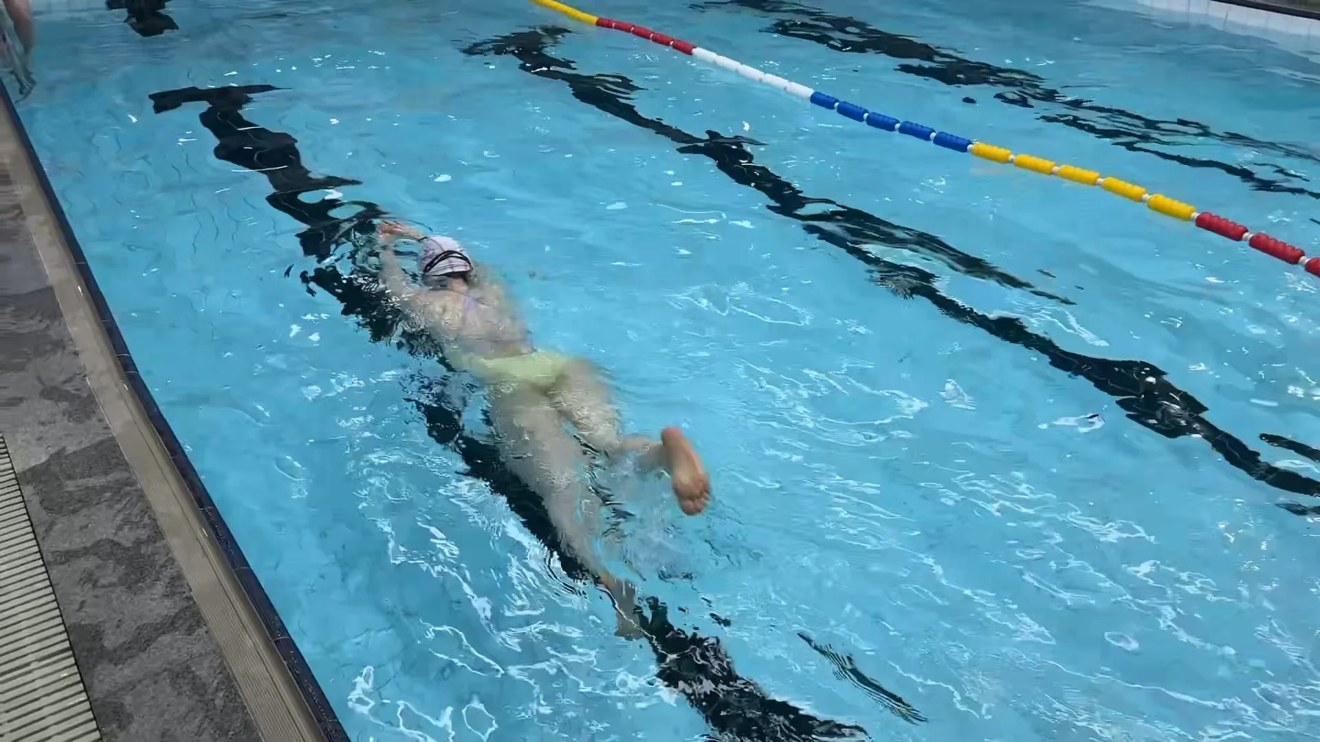 我会游泳🏊‍♀️你去救你妈吧