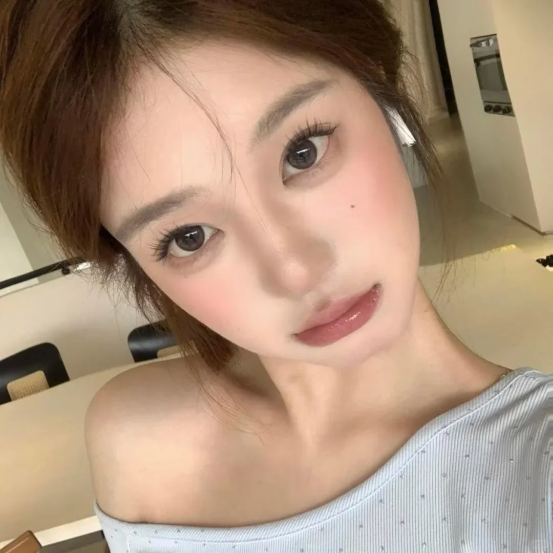 𝙒𝙚𝘾𝙝𝙖𝙩｜美女会用的头像