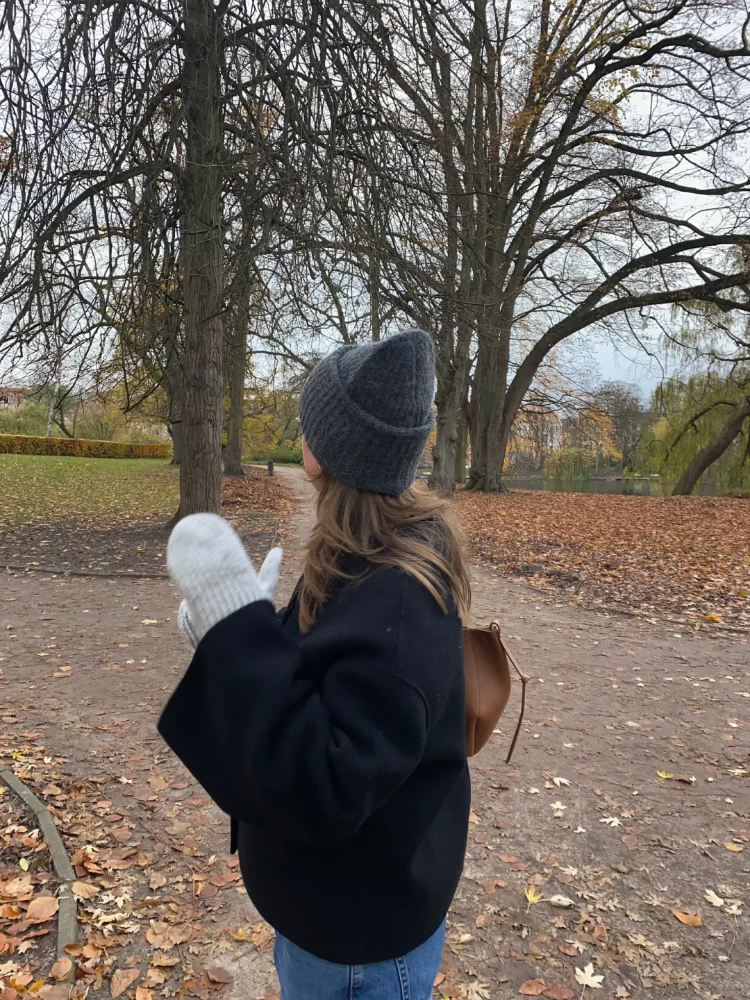 100位时尚博主 | 优雅复古的秋日时髦lady