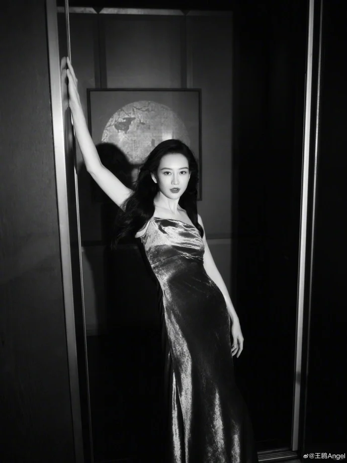 𝑩𝑸𝑺 x 王鸥｜暮光丝绒