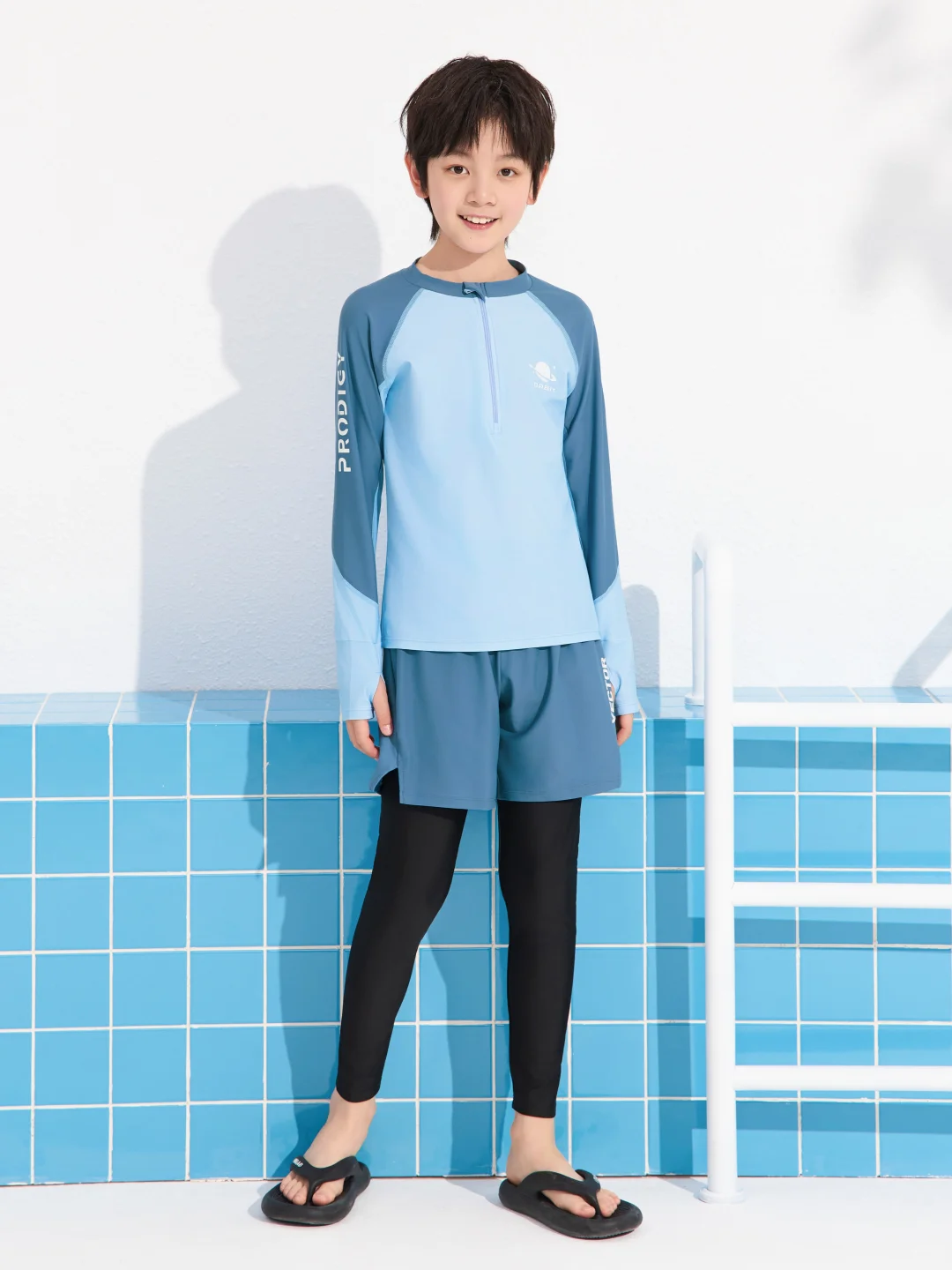 青少年游泳训练泳衣！这件真的很酷啊！