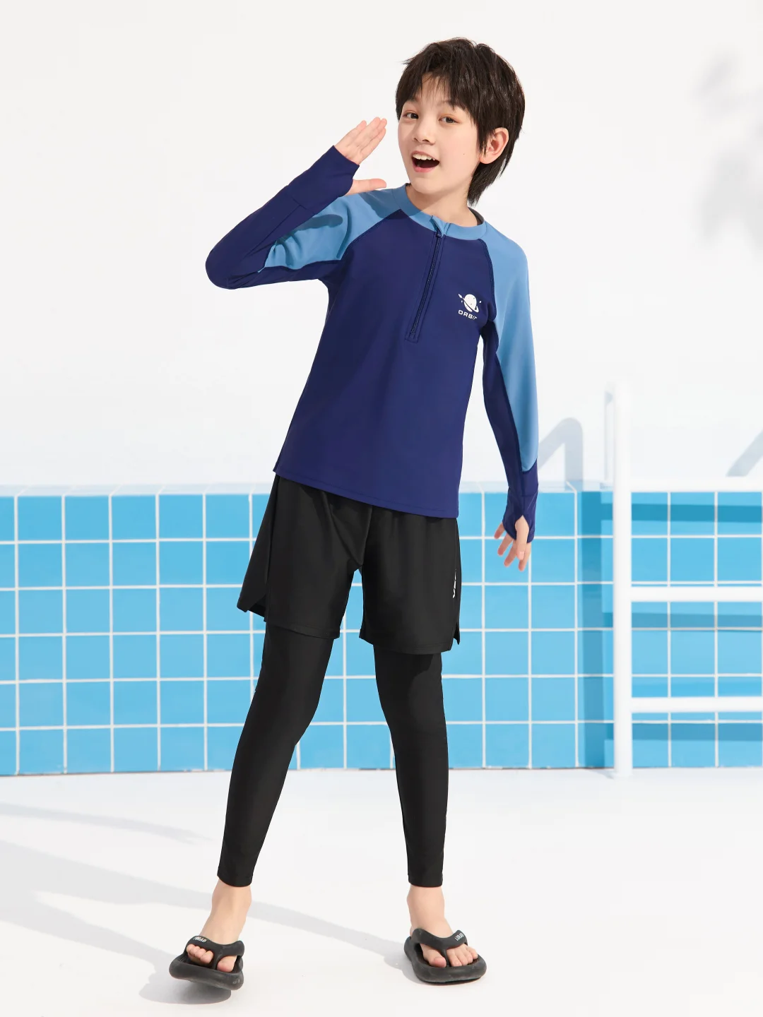 青少年游泳训练泳衣！这件真的很酷啊！