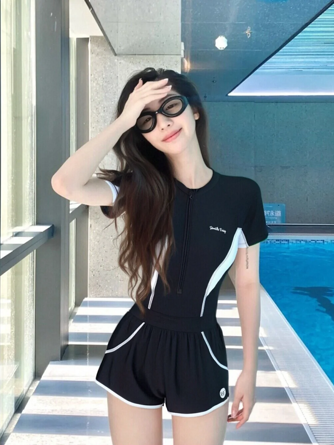 这件泳衣把 “显瘦作弊” 玩明白了✨