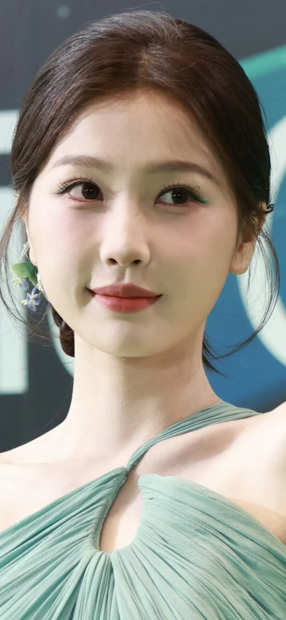 虞书欣 骨相美气质好好 美的