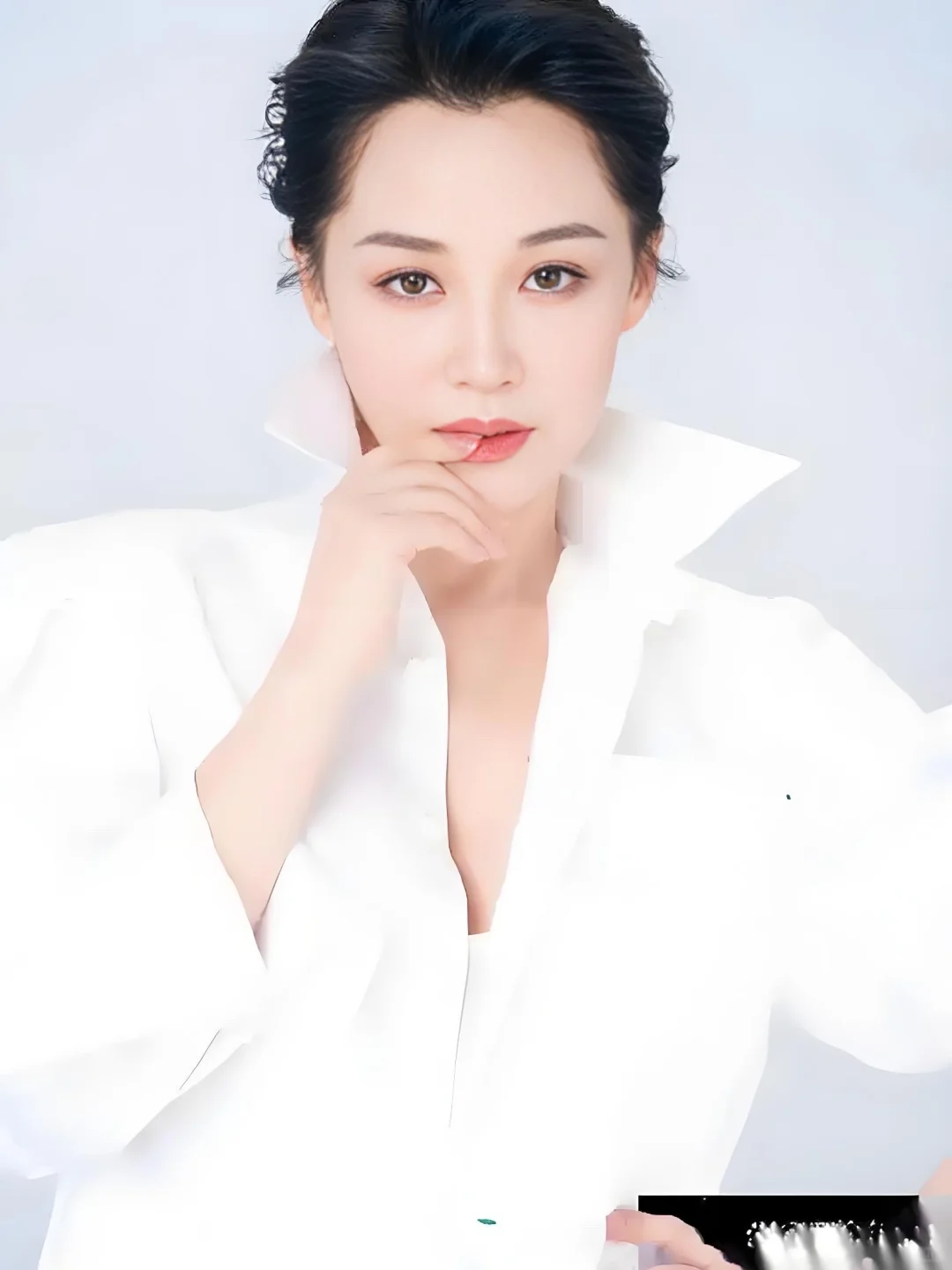 许晴是喝了「岁月暂停水」吧！🍷53岁美成行走