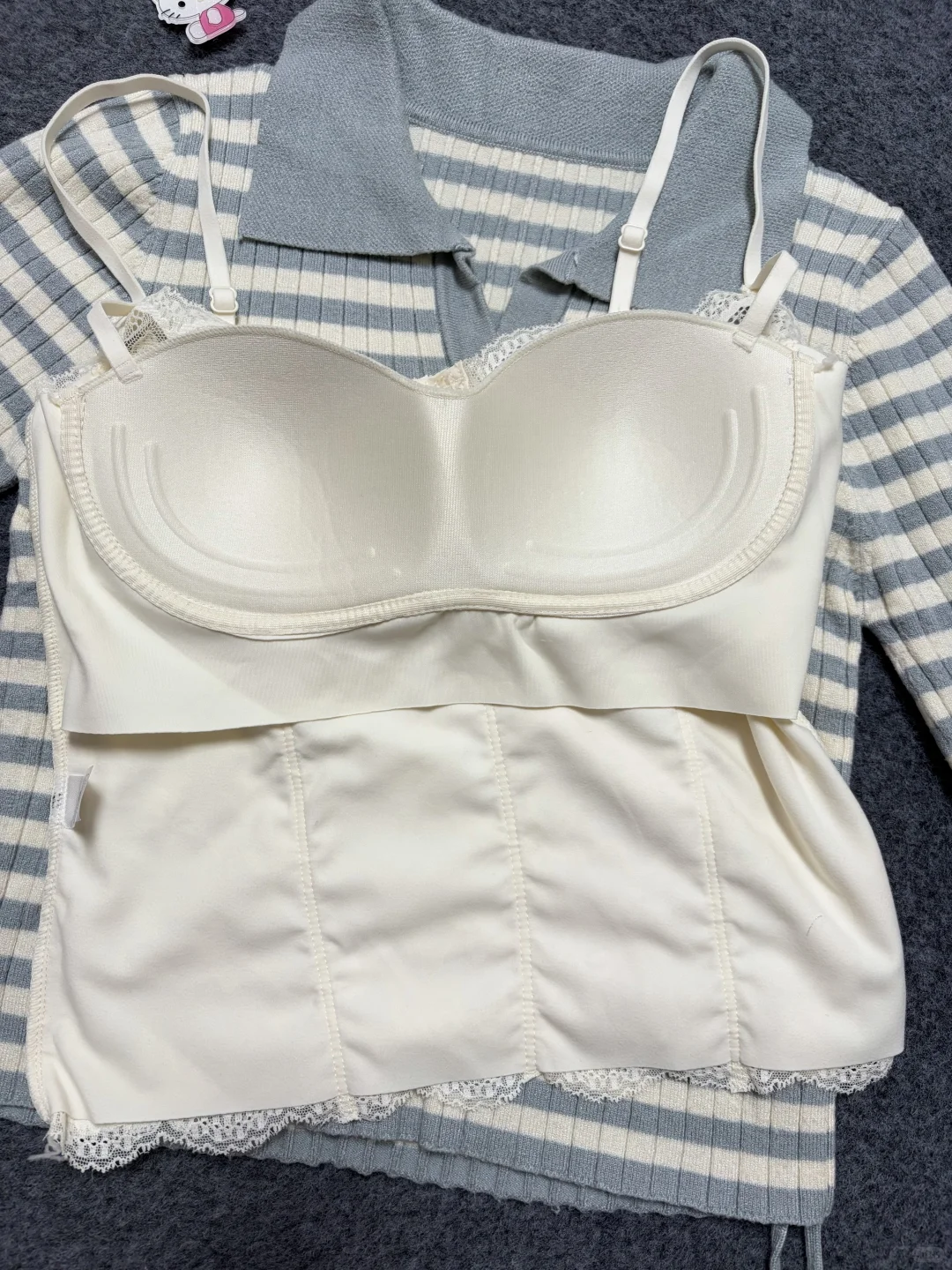 女大冬天性感就穿蕾丝吊带！保暖+纯欲！