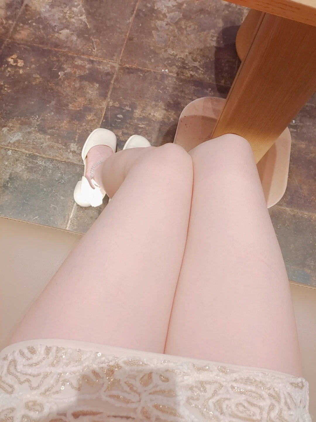 emo了看看腿，唉