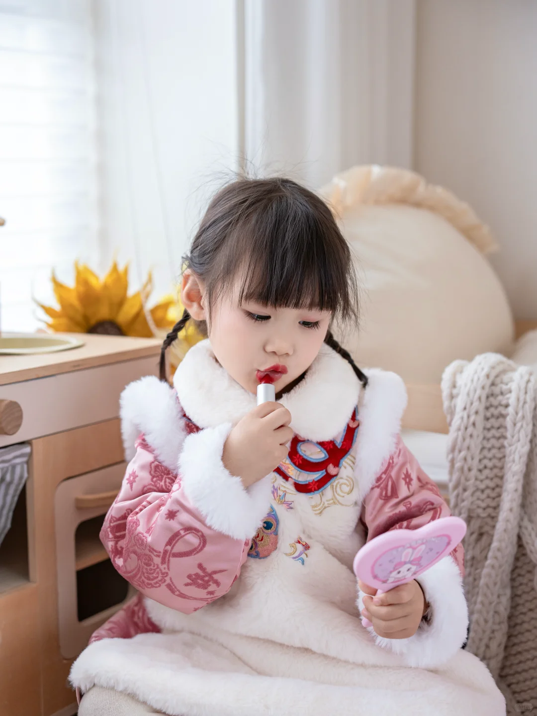 娃的爱美初体验，这套儿童彩妆我能吹爆它！