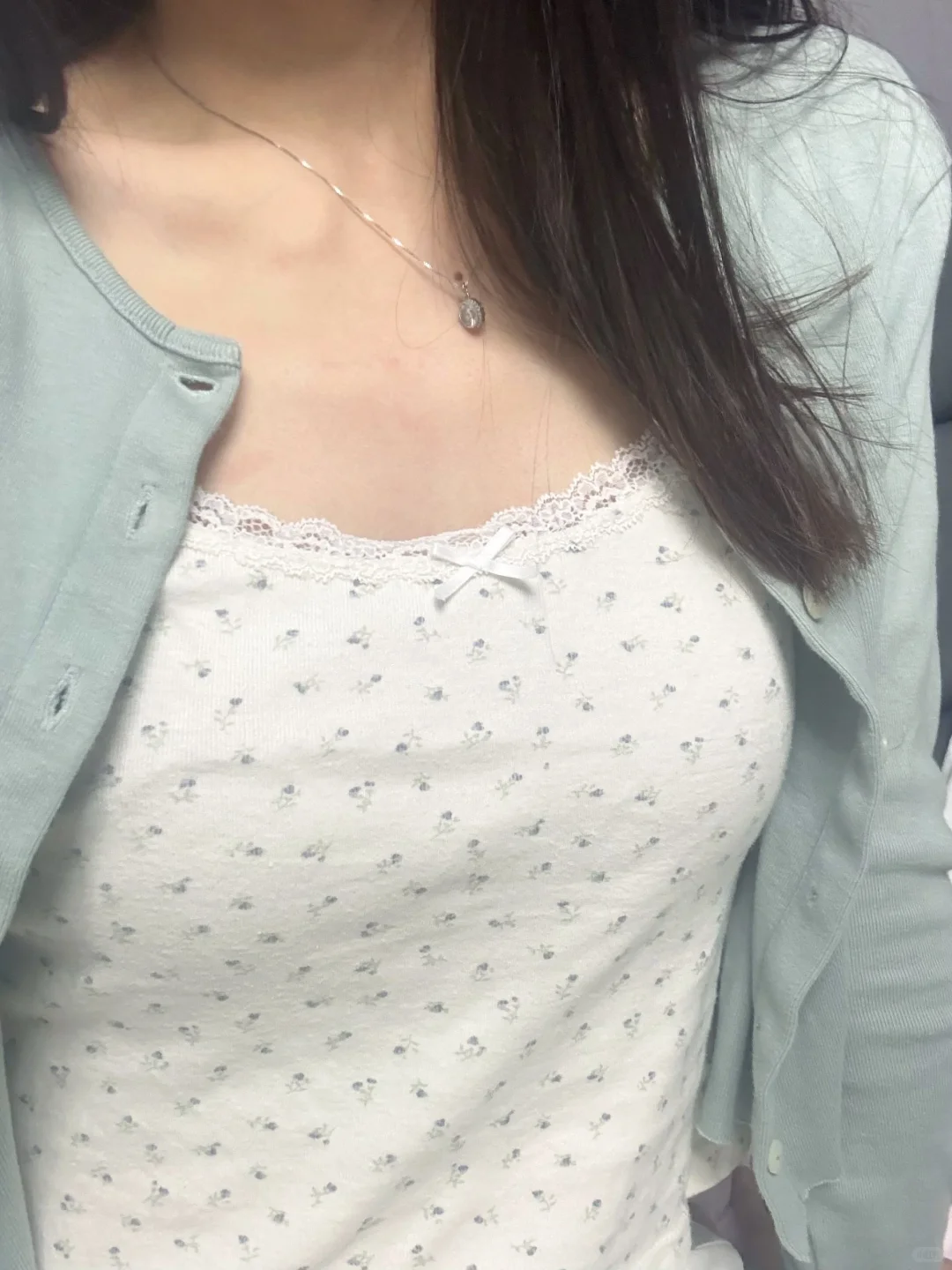 BM小碎花吊带太绝了~