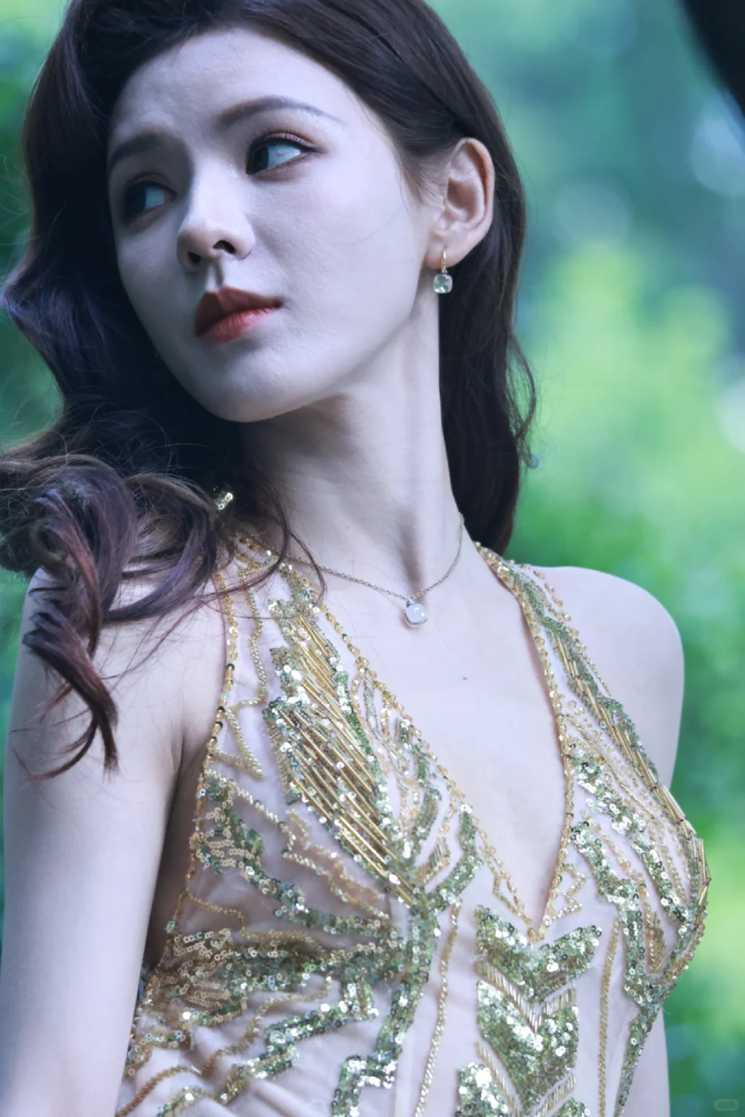 被张予曦惊艳了！礼服也藏不住的火辣！💃